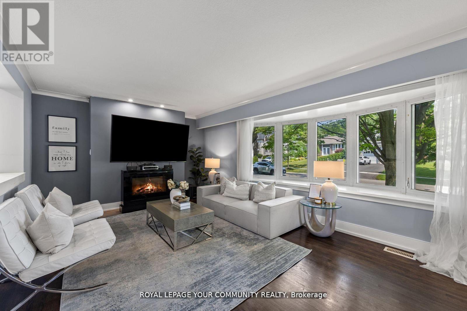 Property at 11 BRAYWIN DRIVE image 1