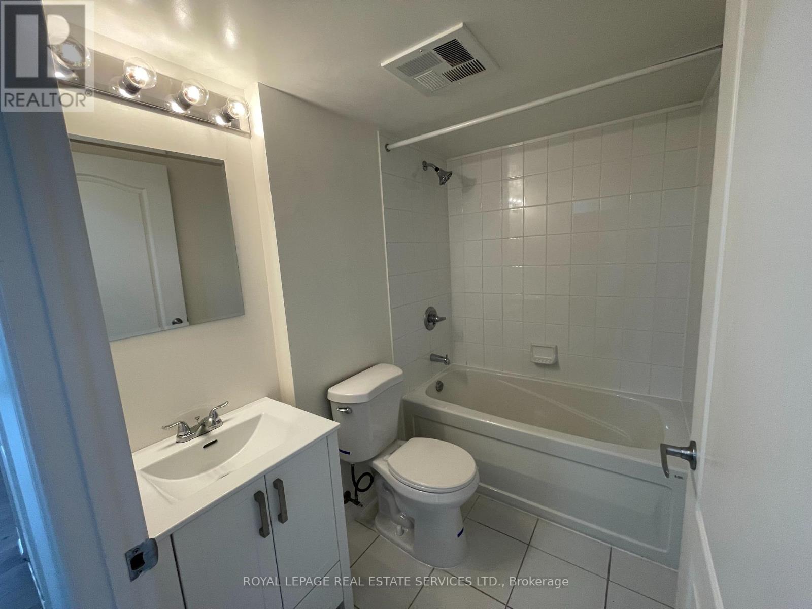 1105 - 4 Elsinore Path, Toronto, Ontario  M8V 4G7 - Photo 12 - W12285664