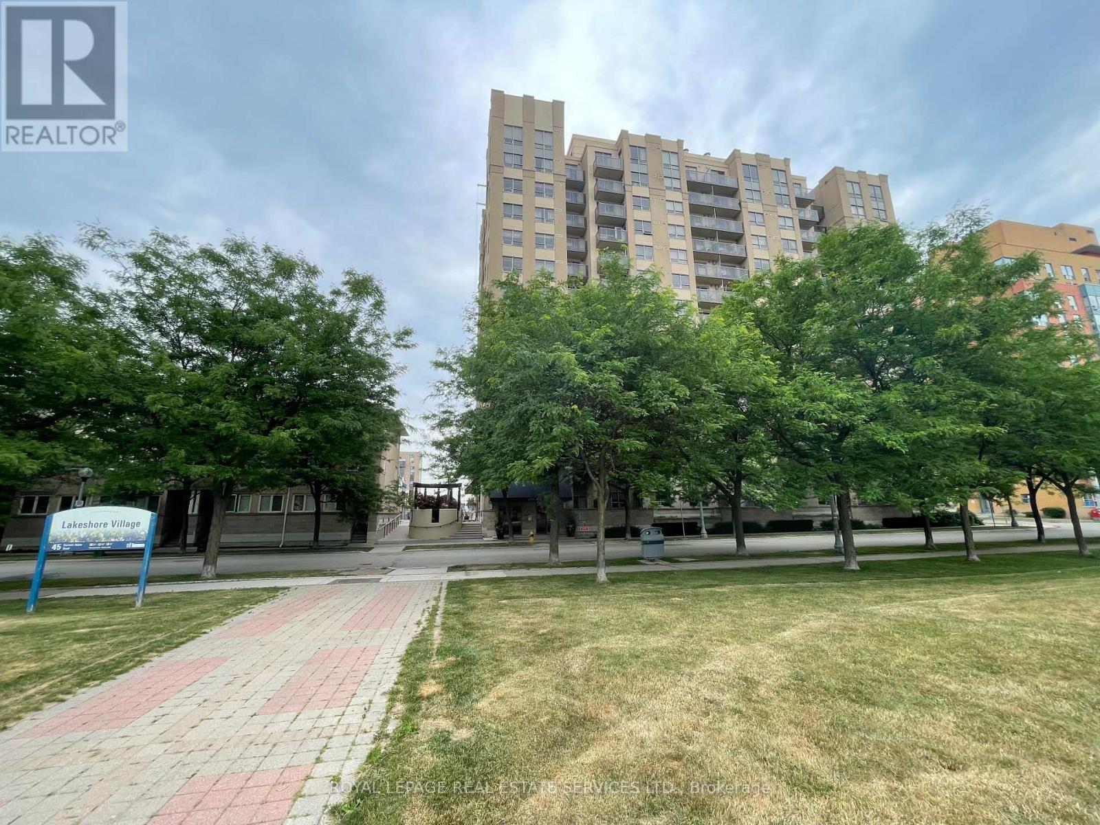 Property at 1105 - 4 ELSINORE PATH image 3