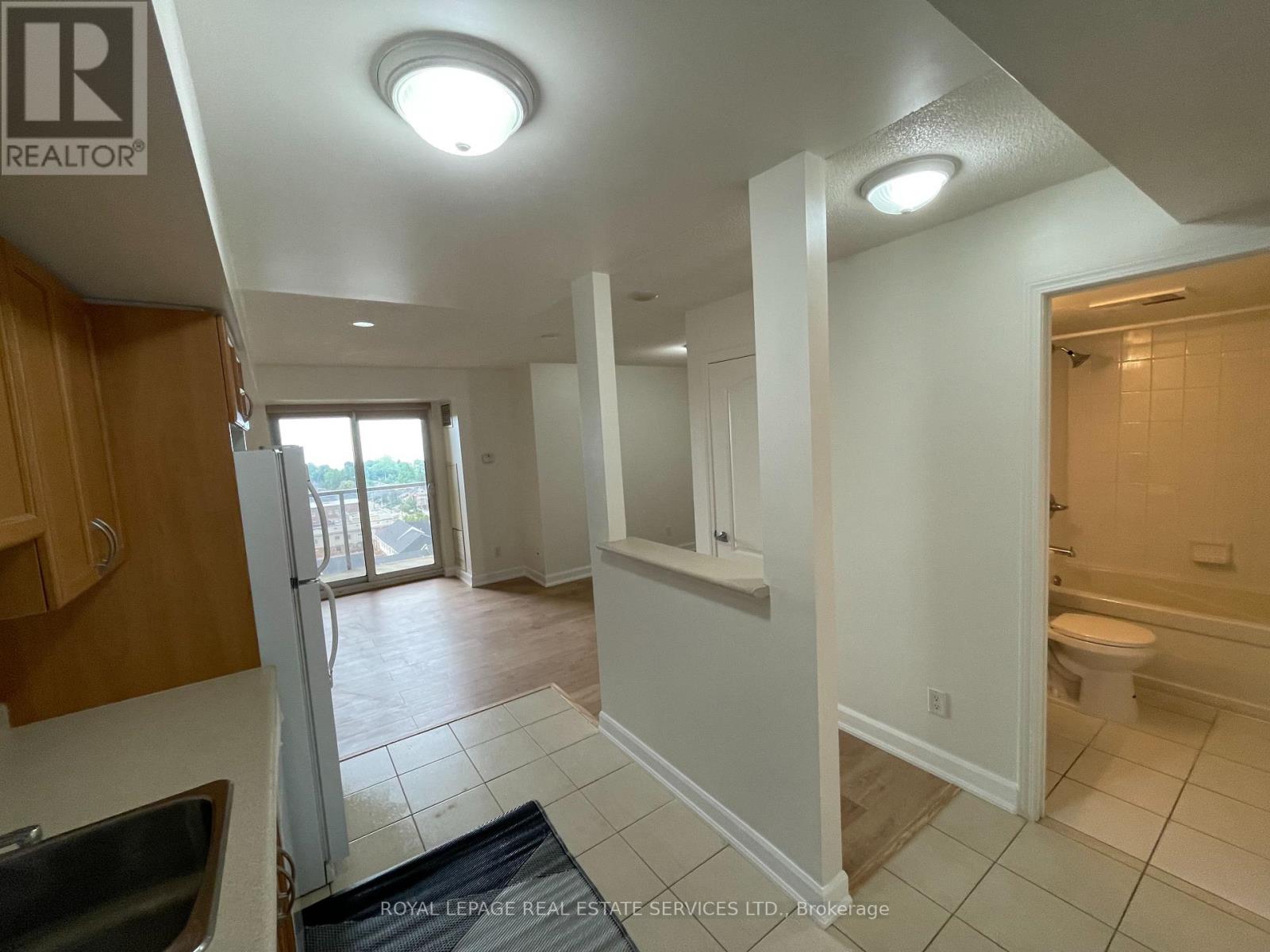 Property at 1105 - 4 ELSINORE PATH image 5