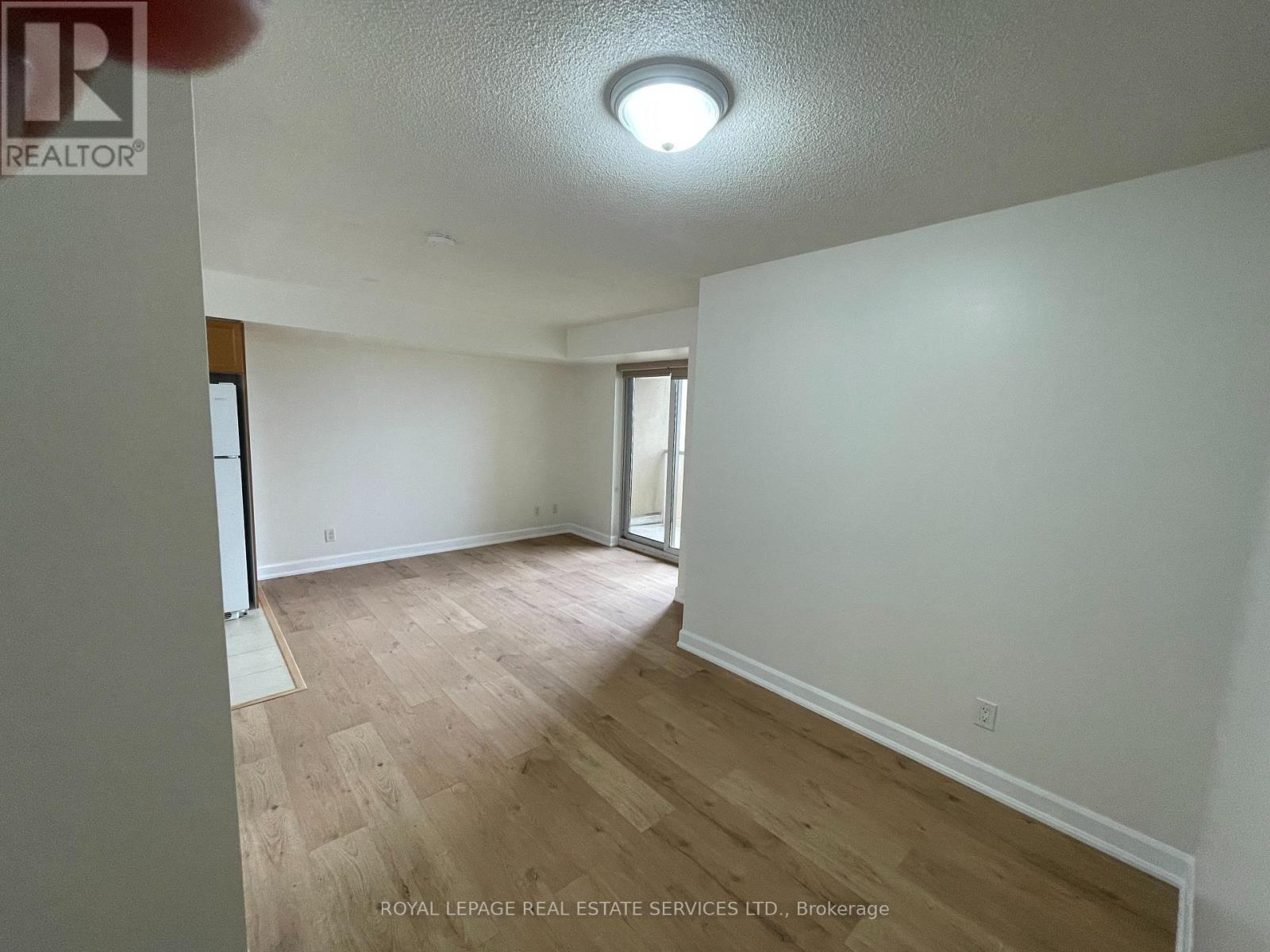 1105 - 4 Elsinore Path, Toronto, Ontario  M8V 4G7 - Photo 6 - W12285664