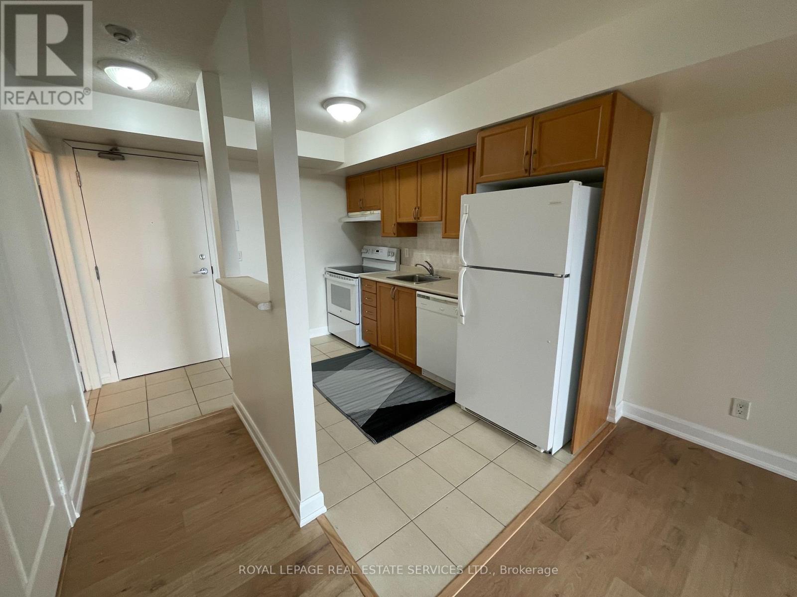 1105 - 4 Elsinore Path, Toronto, Ontario  M8V 4G7 - Photo 8 - W12285664