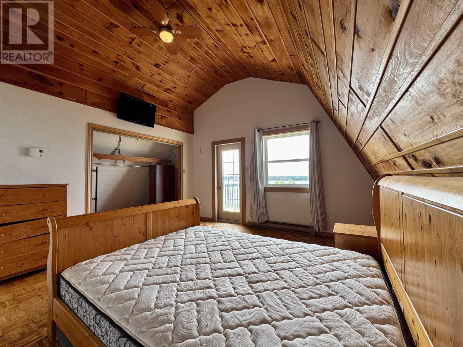 595 Veterans Memorial Drive, Arichat, Nova Scotia  B0E 1A0 - Photo 11 - 202516857