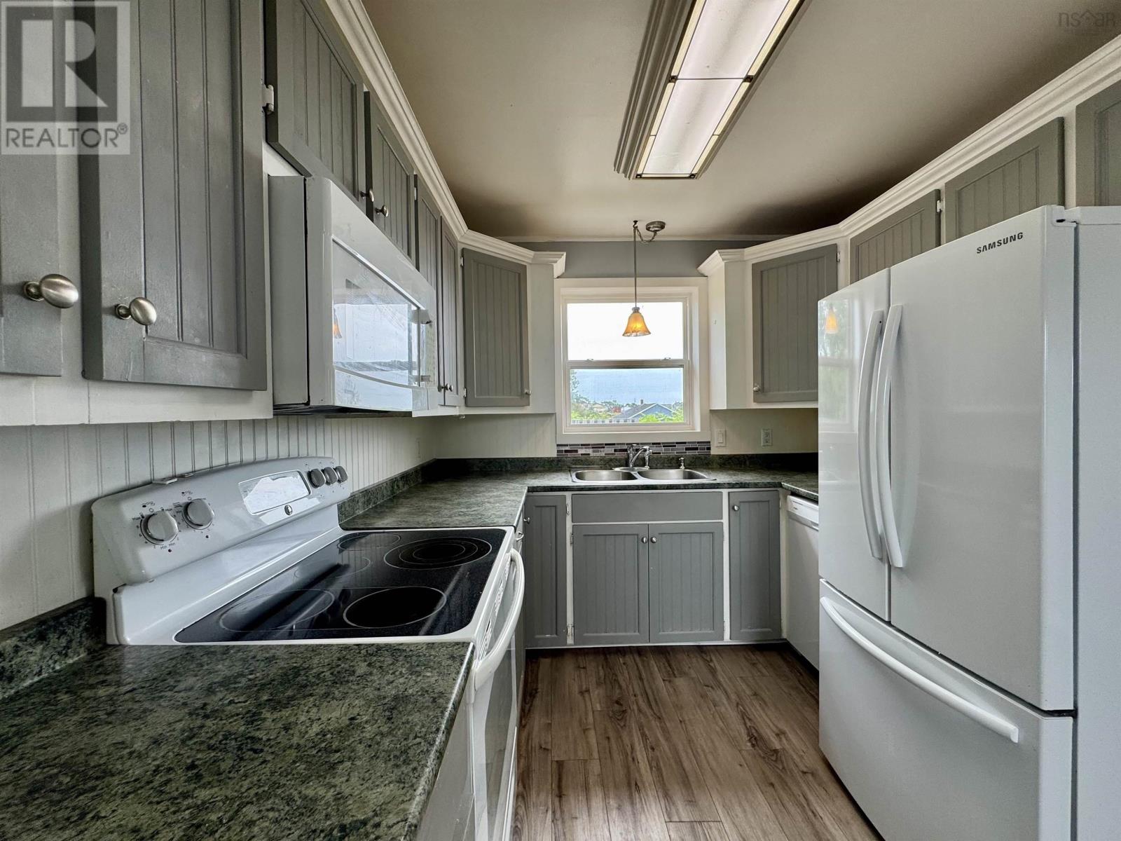 595 Veterans Memorial Drive, Arichat, Nova Scotia  B0E 1A0 - Photo 5 - 202516857