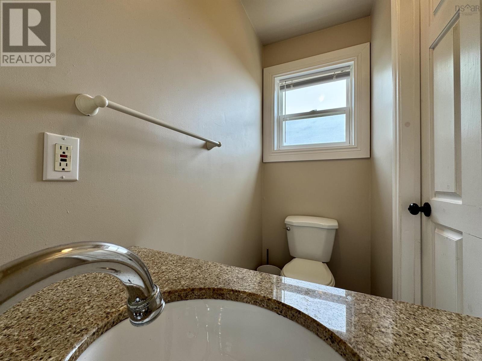 595 Veterans Memorial Drive, Arichat, Nova Scotia  B0E 1A0 - Photo 9 - 202516857