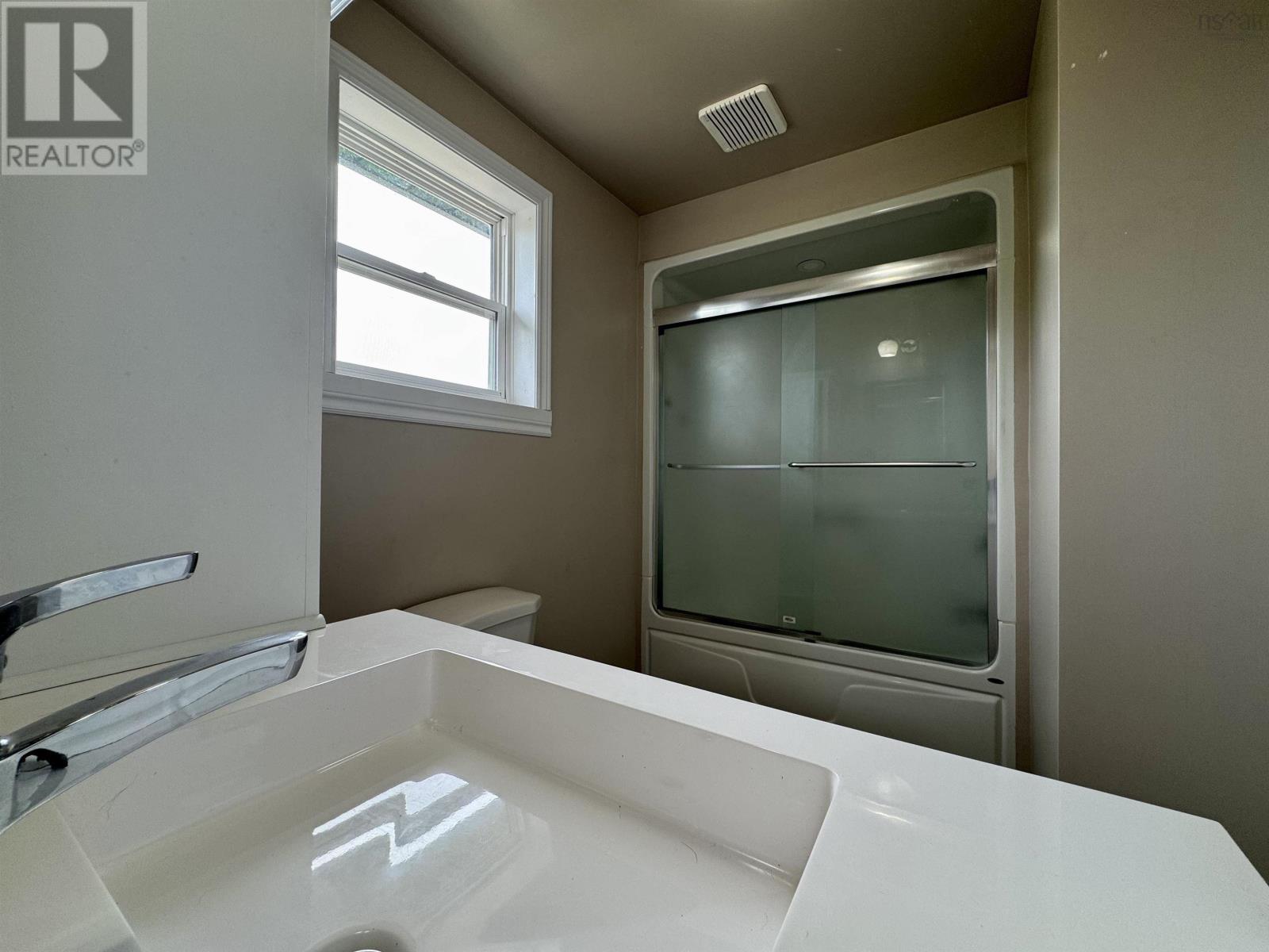 595 Veterans Memorial Drive, Arichat, Nova Scotia  B0E 1A0 - Photo 14 - 202516857