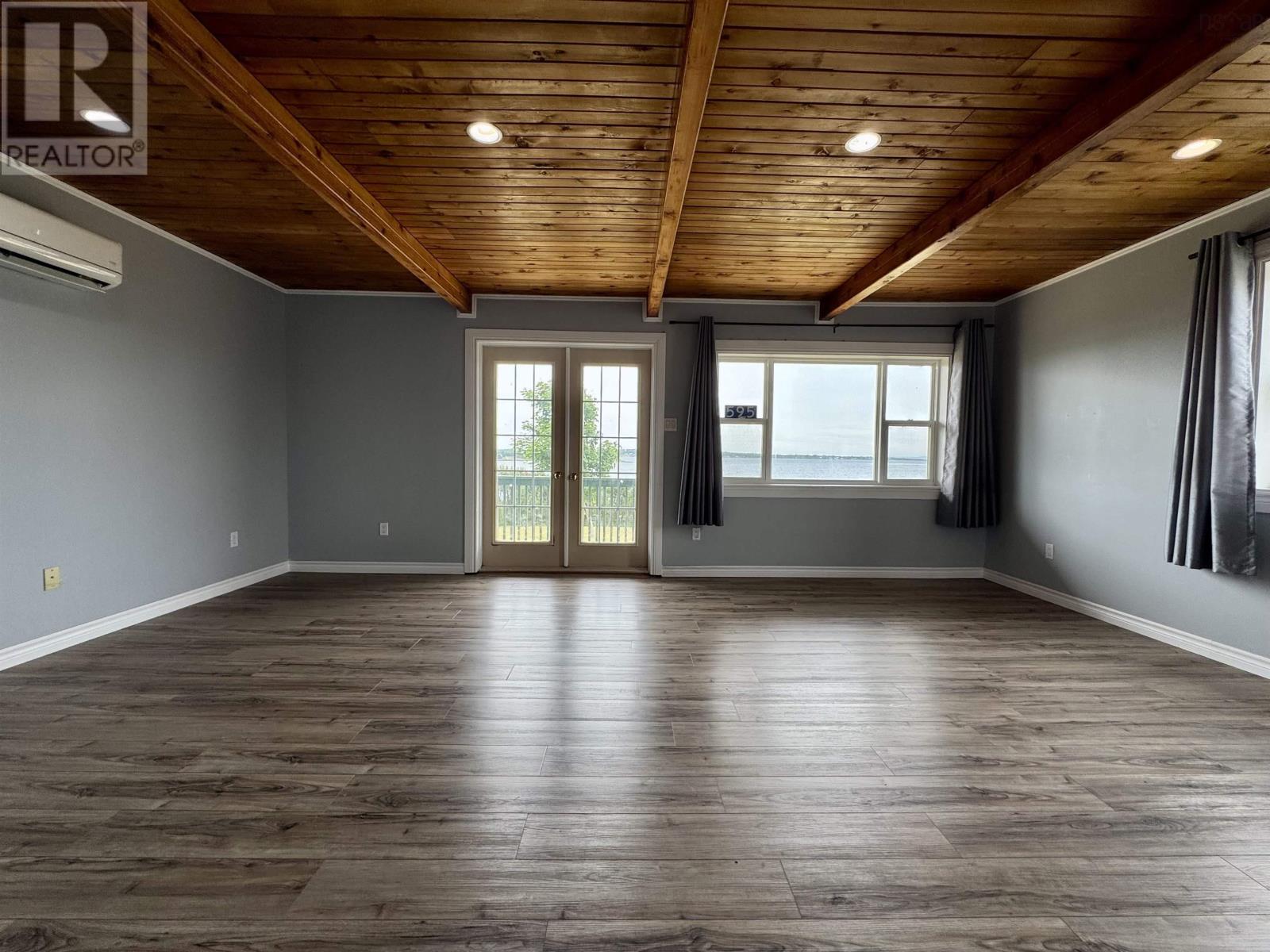595 Veterans Memorial Drive, Arichat, Nova Scotia  B0E 1A0 - Photo 8 - 202516857