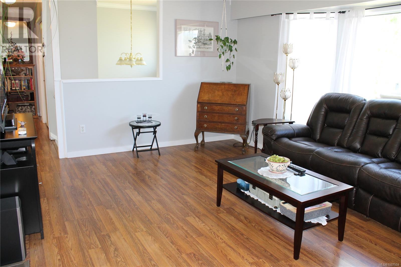 Property at 3346 Parkside Pl image 3