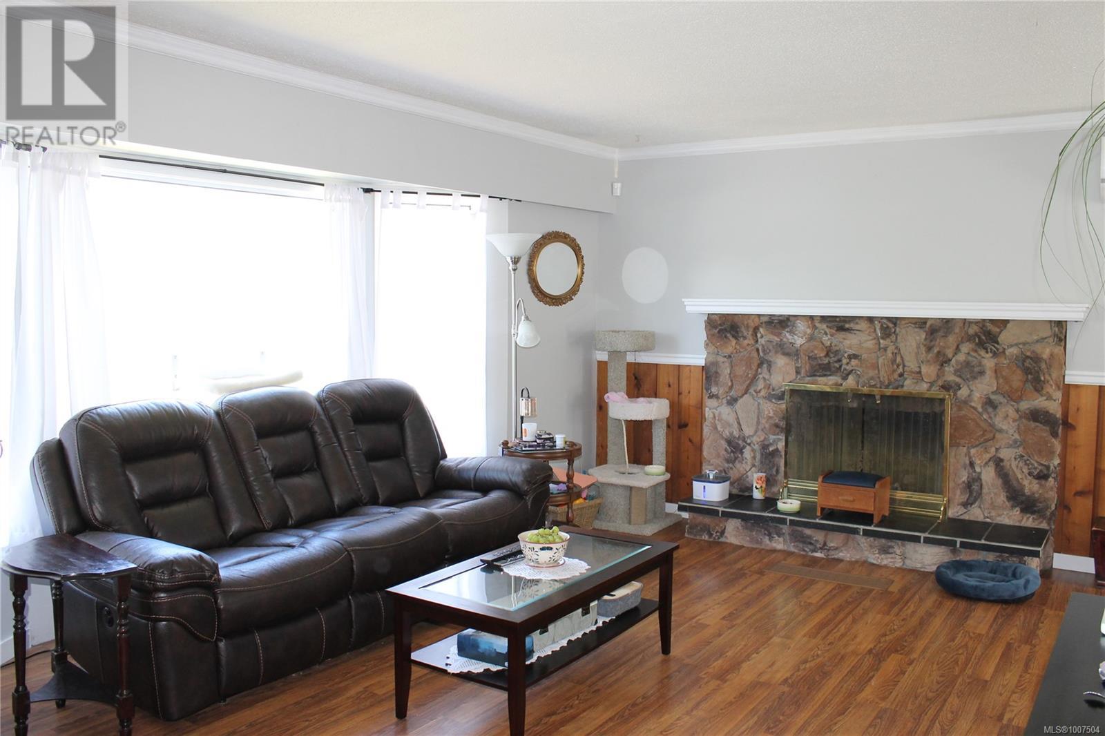 Property at 3346 Parkside Pl image 4