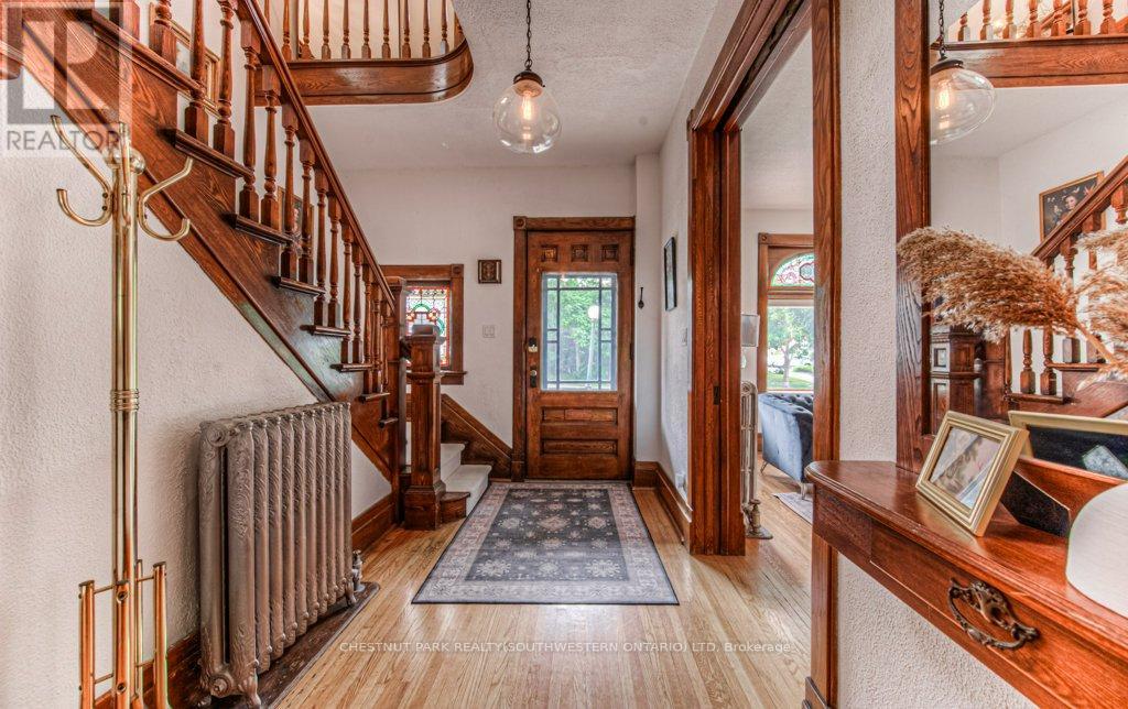 Property at 350 QUEEN STREET S image 5