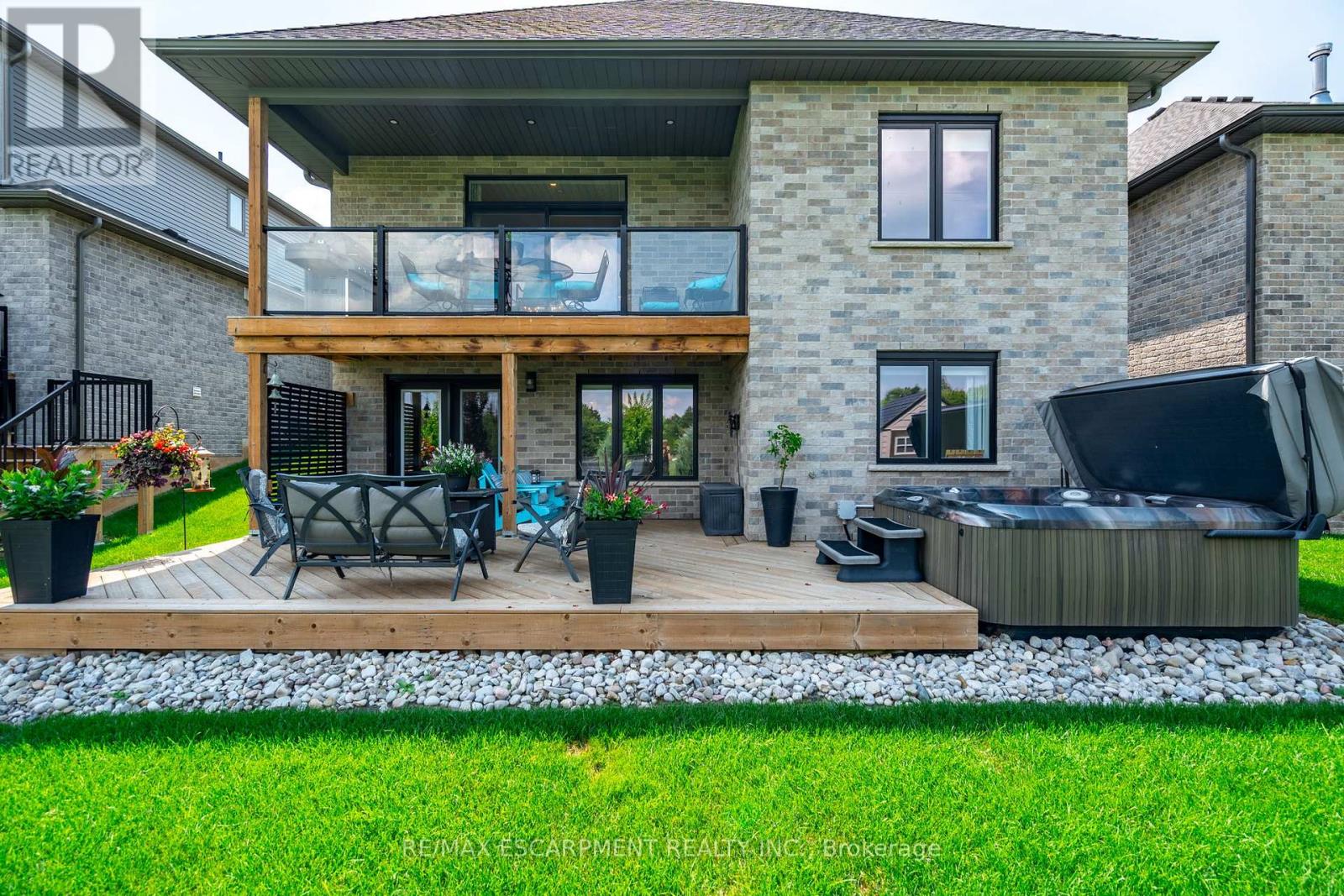16 Whiting Drive, Brant, Ontario  N3L 0B2 - Photo 46 - X12285704