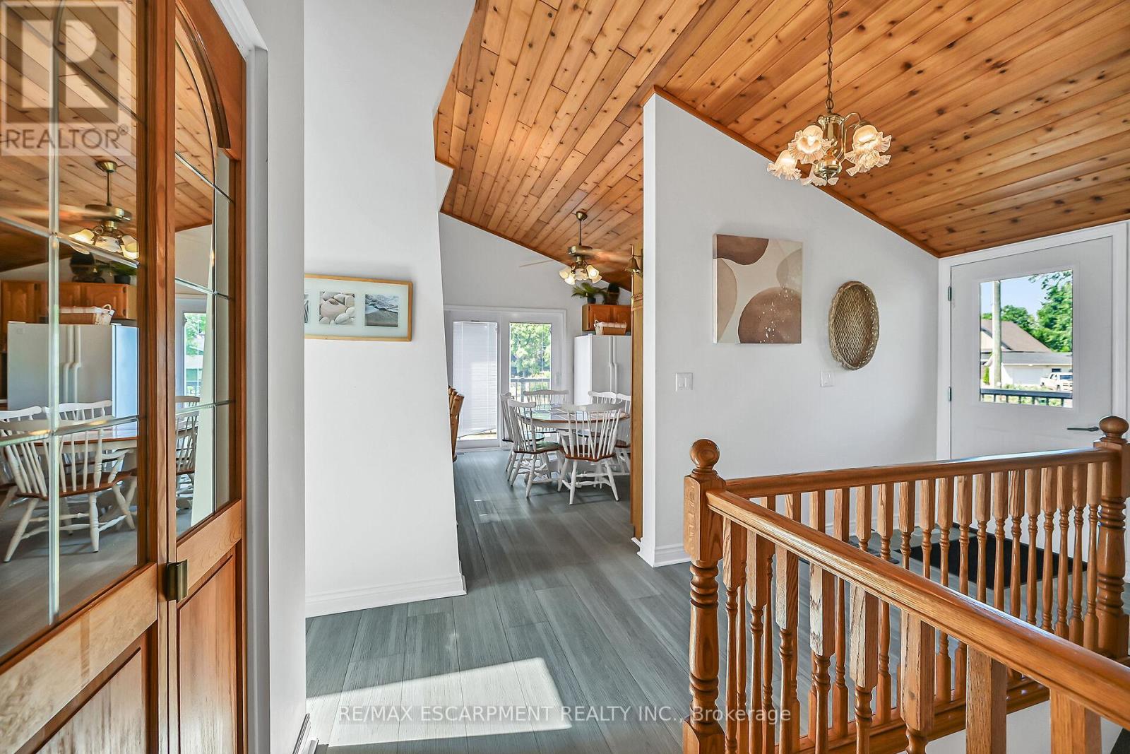61 Horseshoe Bay Road, Haldimand, Ontario  N1A 2W8 - Photo 16 - X12285748