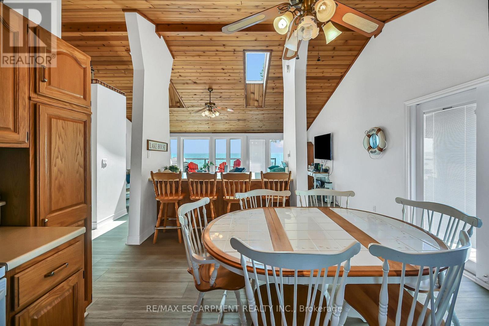 61 Horseshoe Bay Road, Haldimand, Ontario  N1A 2W8 - Photo 9 - X12285748