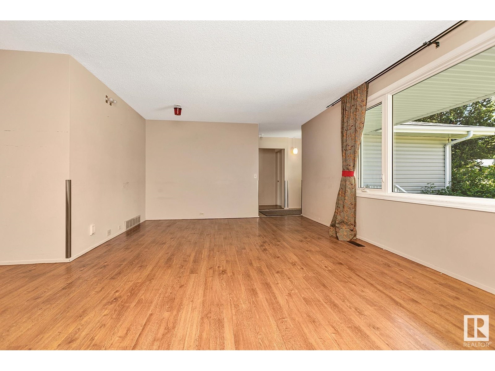 Property at 572 SAGE CR image 4