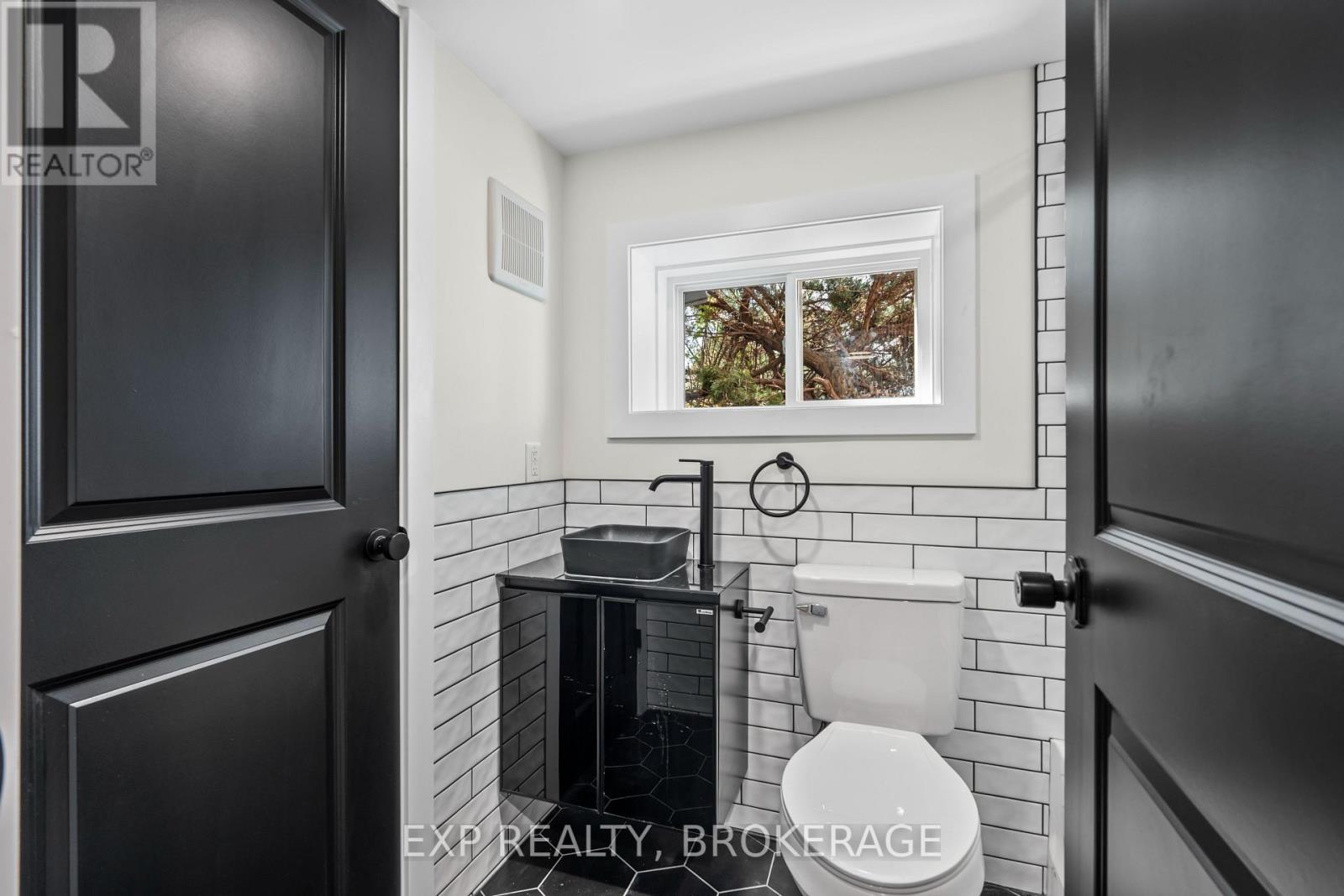 3 - 493 College Street, Kingston, Ontario  K7L 4M8 - Photo 15 - X12285894