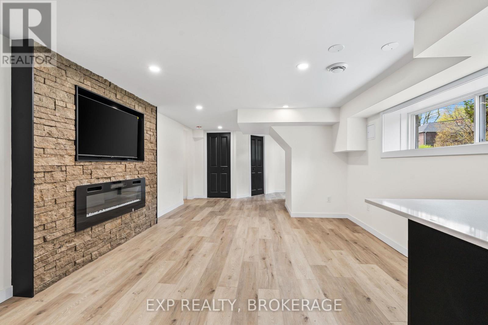 3 - 493 College Street, Kingston, Ontario  K7L 4M8 - Photo 4 - X12285894
