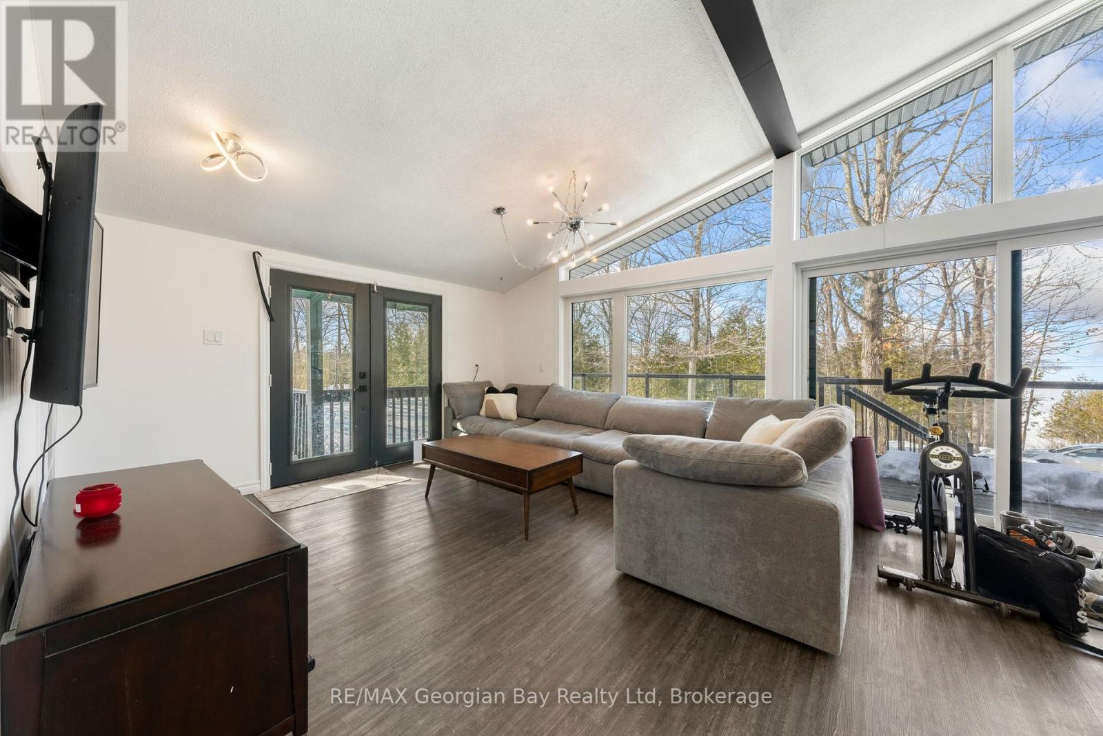 Property at 1745 TWIN OAKS CRESCENT image 4