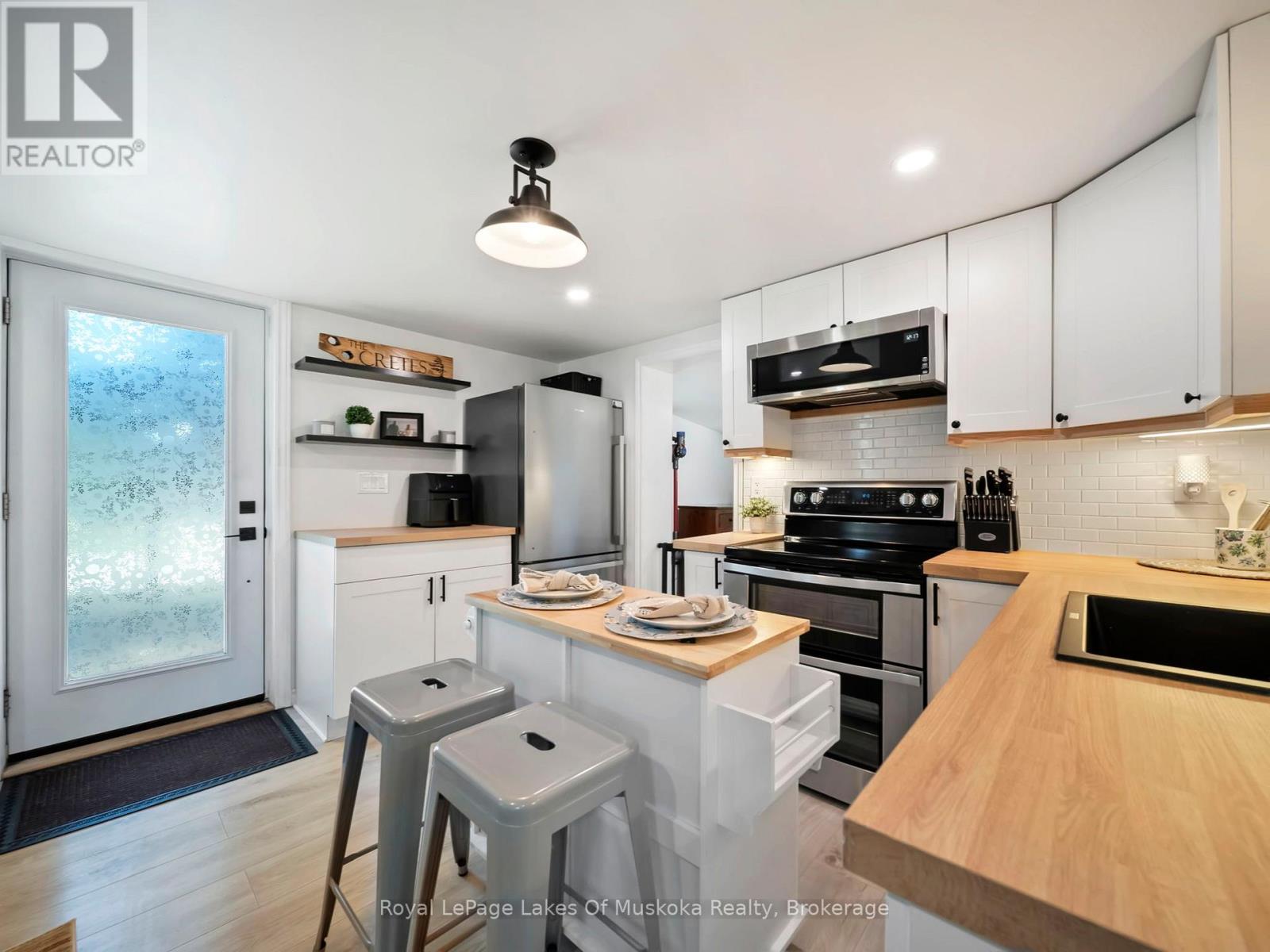 620 Second Avenue, Tay, Ontario  L0K 1R0 - Photo 12 - S12285958