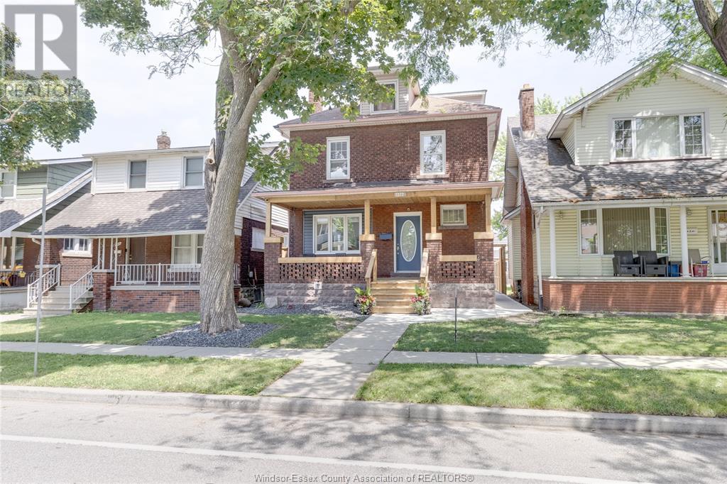 Property at 1372 Gladstone image 3
