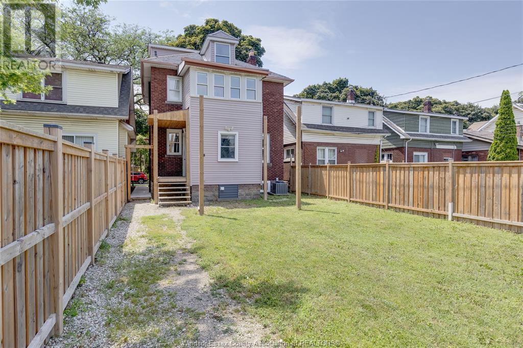 Property at 1372 Gladstone image 5