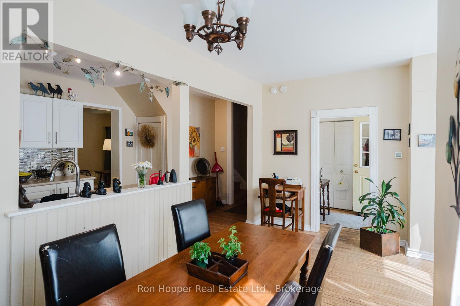 220 2nd Avenue E, Owen Sound, Ontario  N4K 2E6 - Photo 10 - X12285929