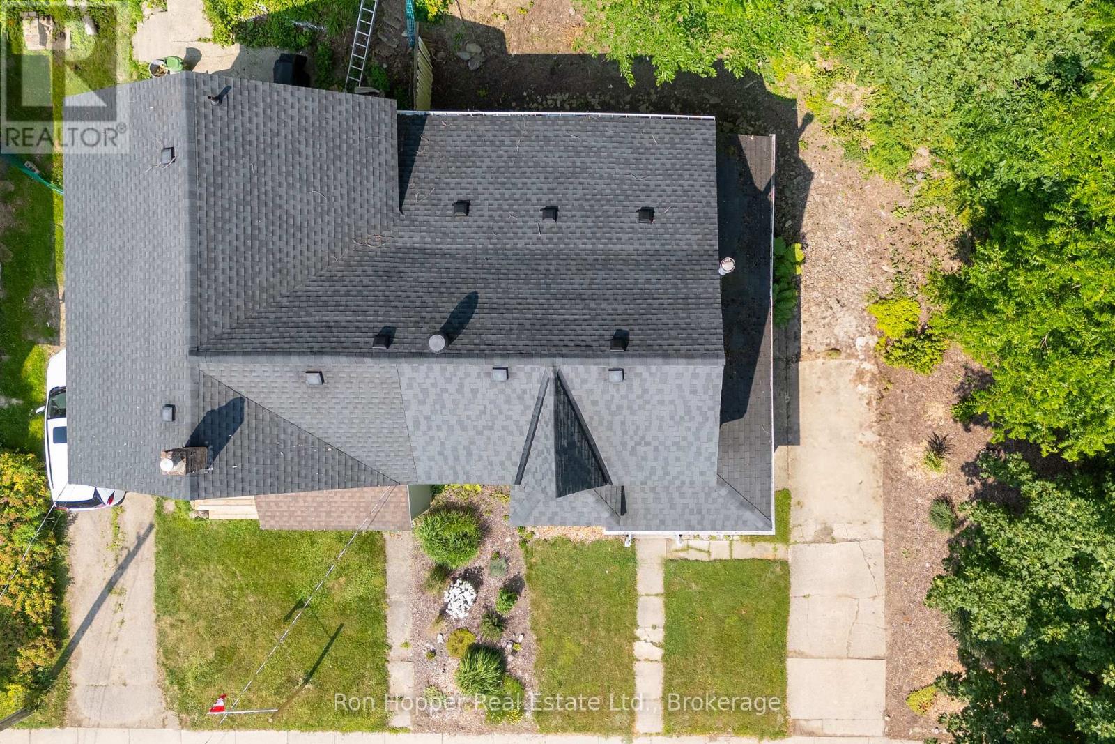 220 2nd Avenue E, Owen Sound, Ontario  N4K 2E6 - Photo 3 - X12285929