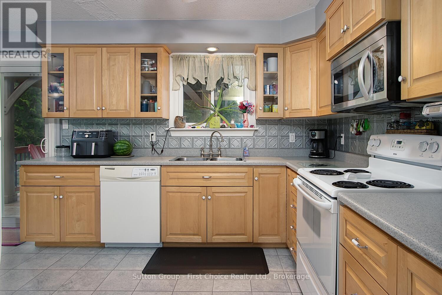 49 Demille Street, Stratford, Ontario  N4Z 1C5 - Photo 12 - X12285947