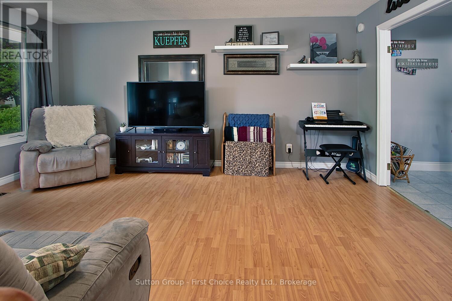 49 Demille Street, Stratford, Ontario  N4Z 1C5 - Photo 8 - X12285947