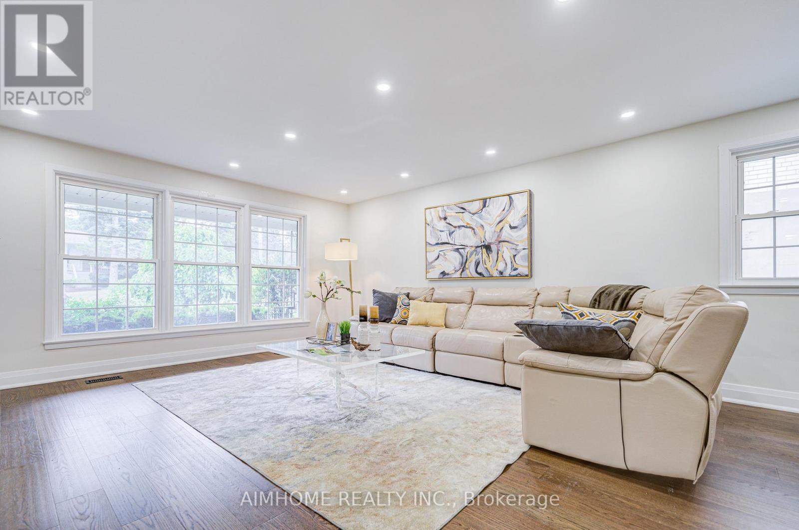 18 Colonnade Road, Toronto, Ontario  M2K 2L5 - Photo 11 - C12285760