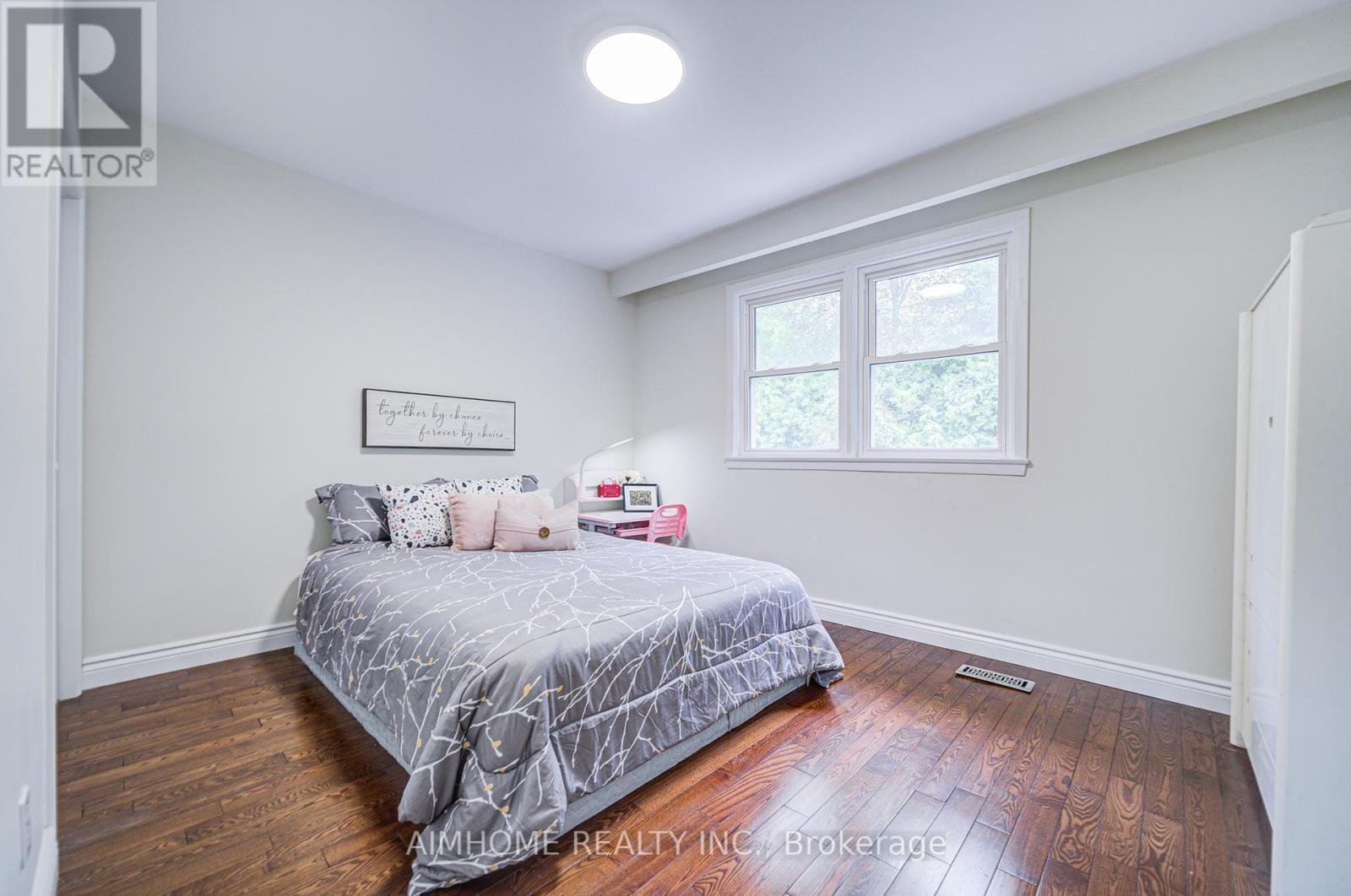 18 Colonnade Road, Toronto, Ontario  M2K 2L5 - Photo 21 - C12285760