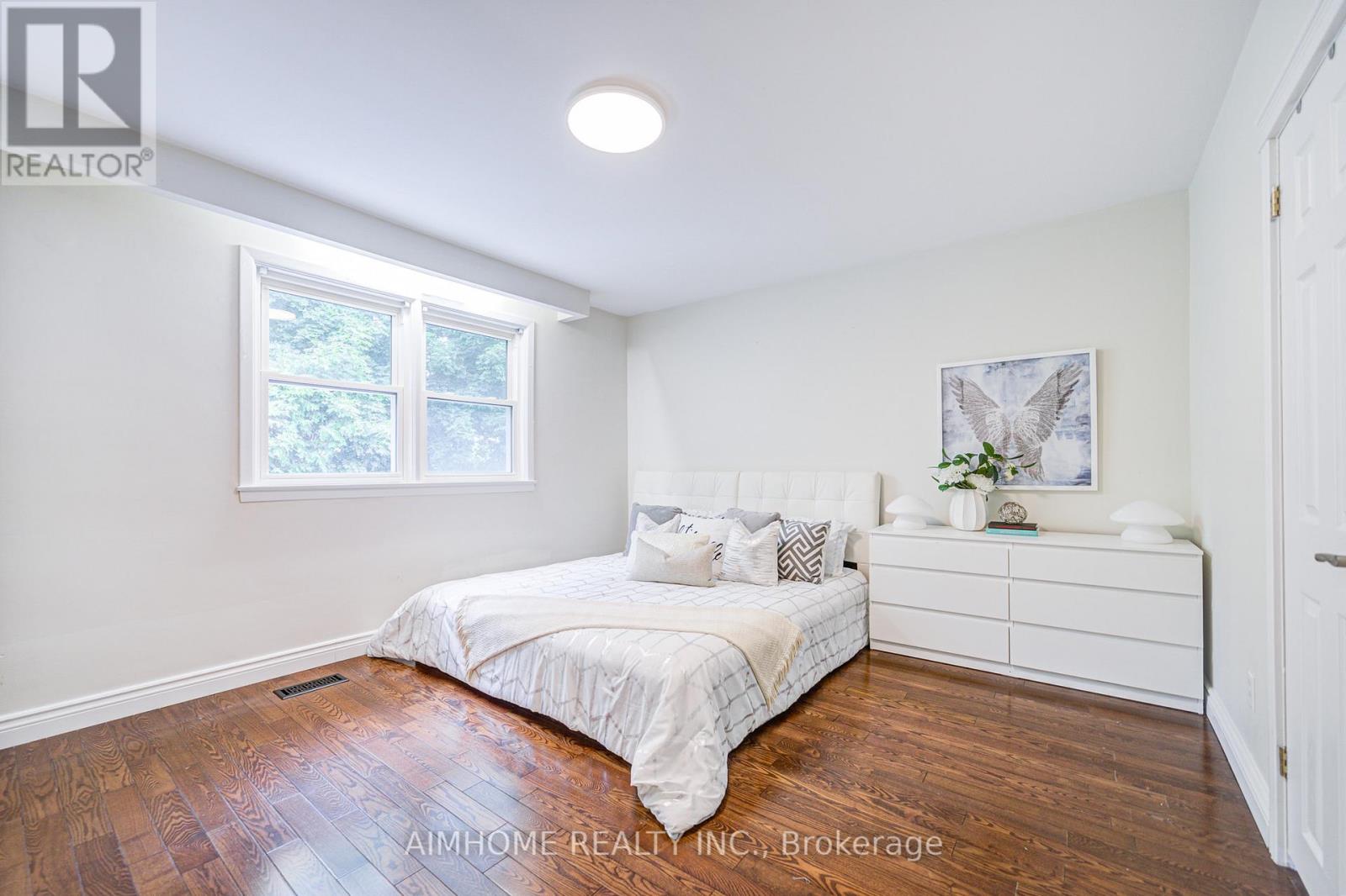 18 Colonnade Road, Toronto, Ontario  M2K 2L5 - Photo 23 - C12285760