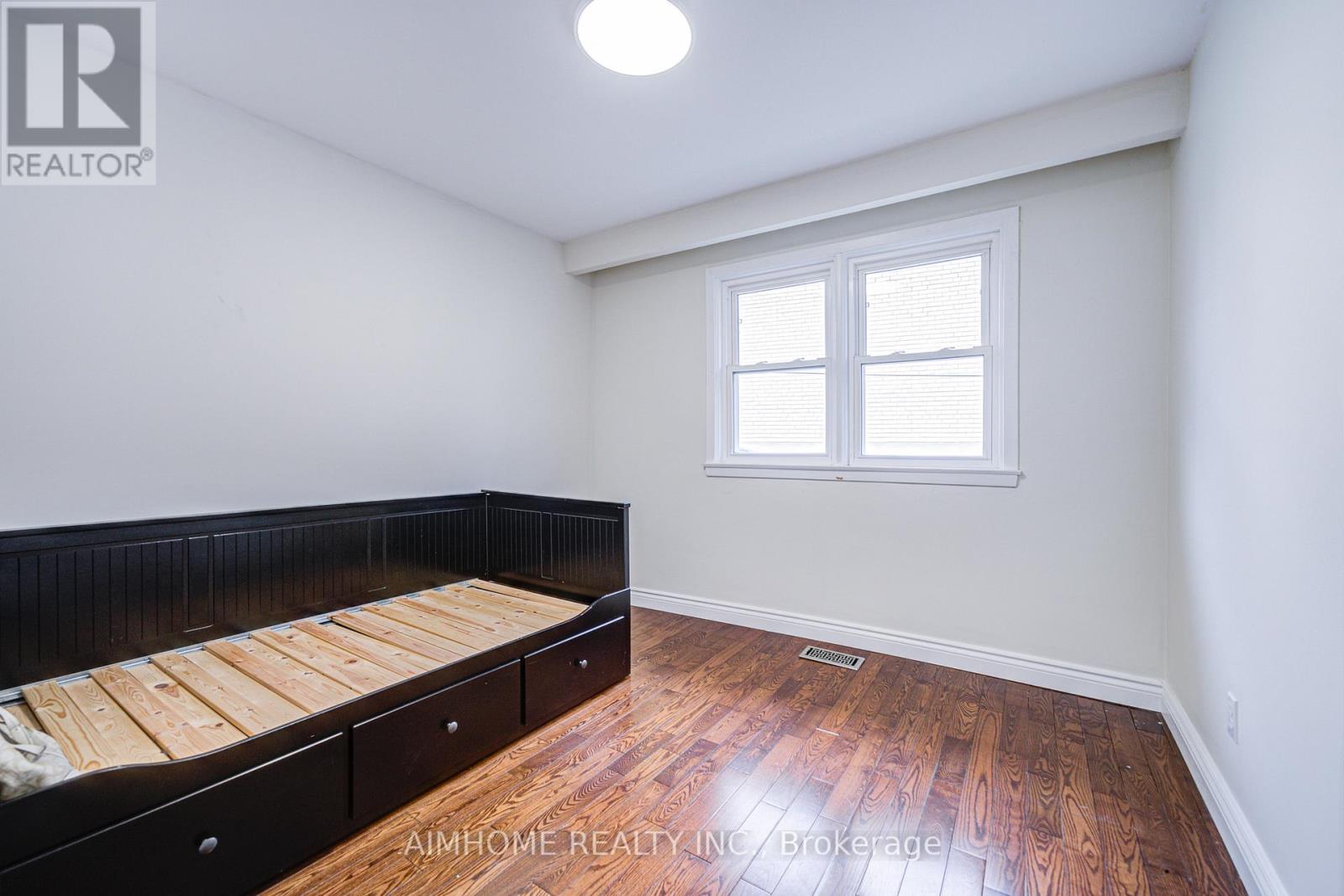 18 Colonnade Road, Toronto, Ontario  M2K 2L5 - Photo 26 - C12285760