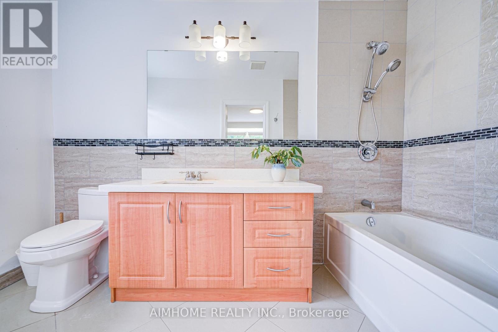 18 Colonnade Road, Toronto, Ontario  M2K 2L5 - Photo 27 - C12285760