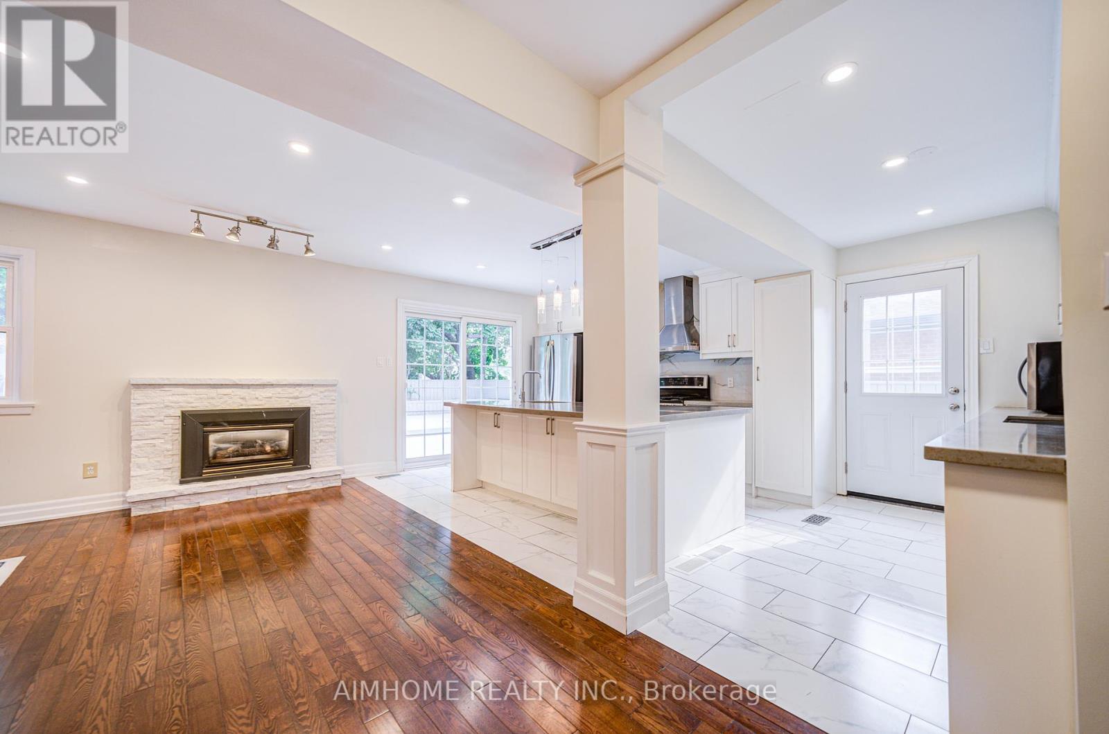 18 Colonnade Road, Toronto, Ontario  M2K 2L5 - Photo 31 - C12285760