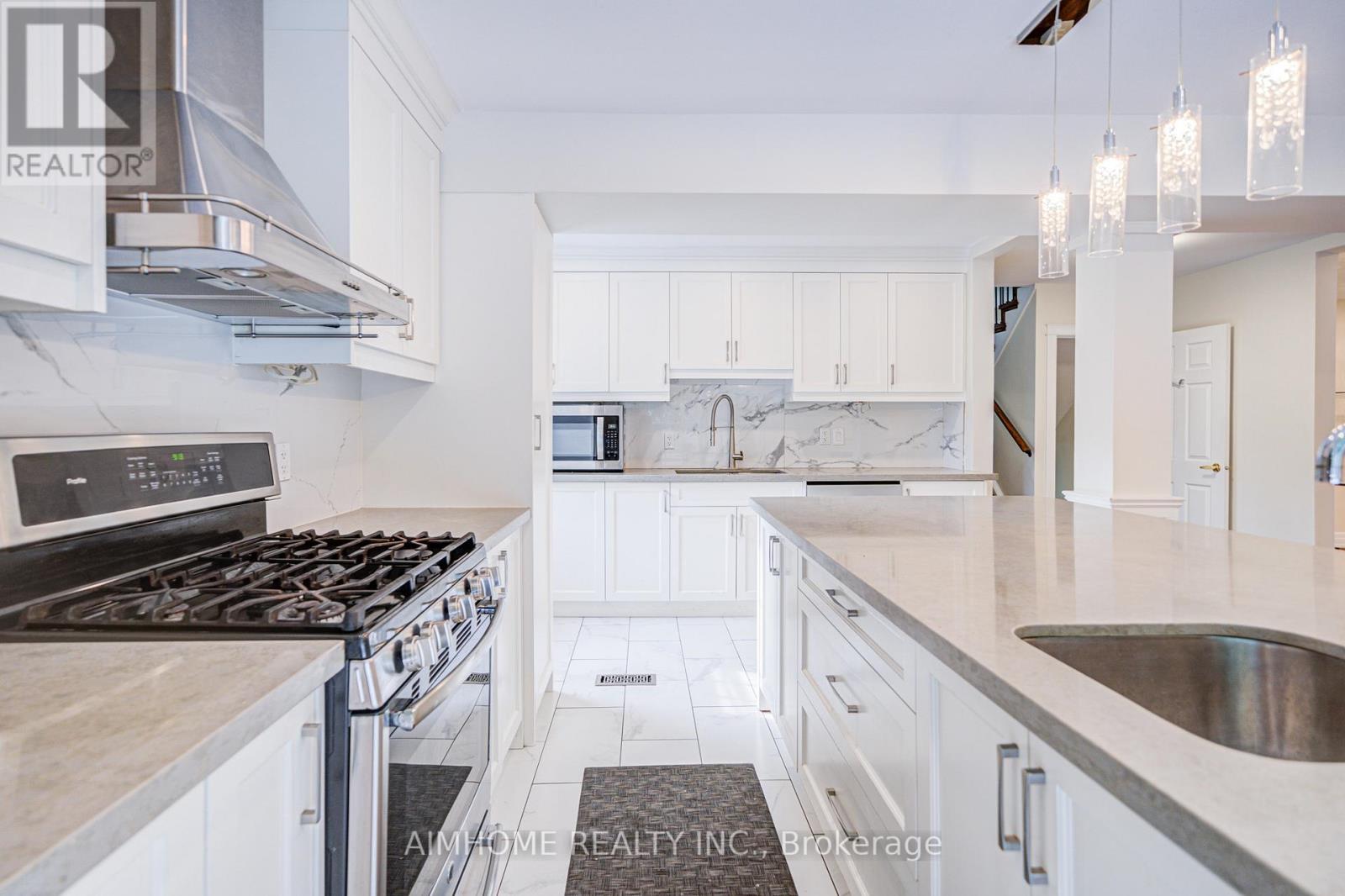 18 Colonnade Road, Toronto, Ontario  M2K 2L5 - Photo 34 - C12285760