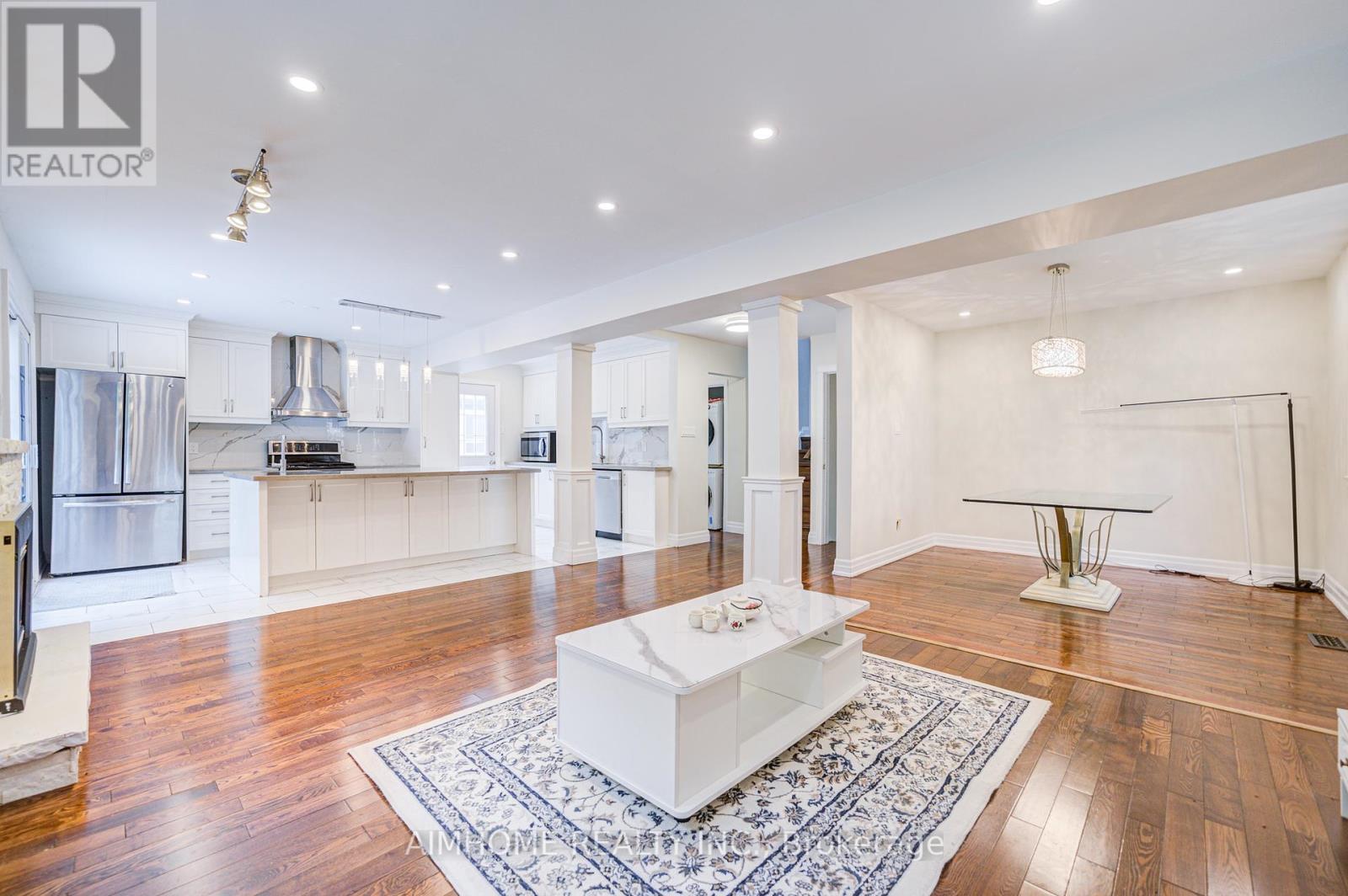 18 Colonnade Road, Toronto, Ontario  M2K 2L5 - Photo 38 - C12285760