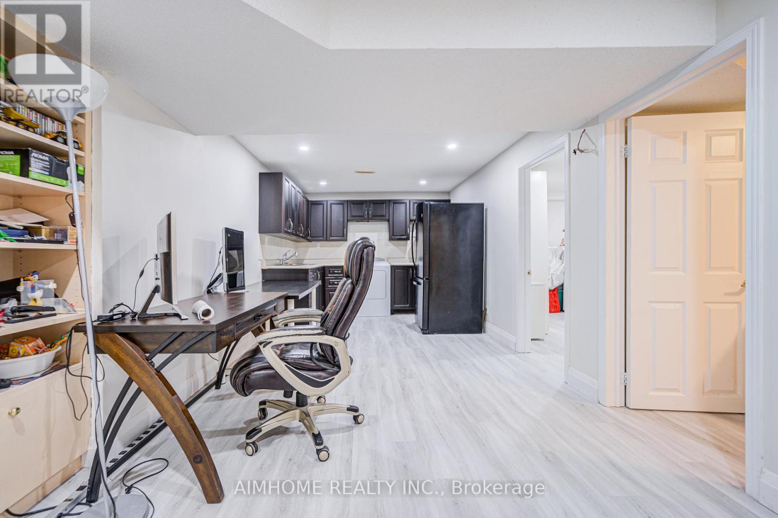 18 Colonnade Road, Toronto, Ontario  M2K 2L5 - Photo 41 - C12285760