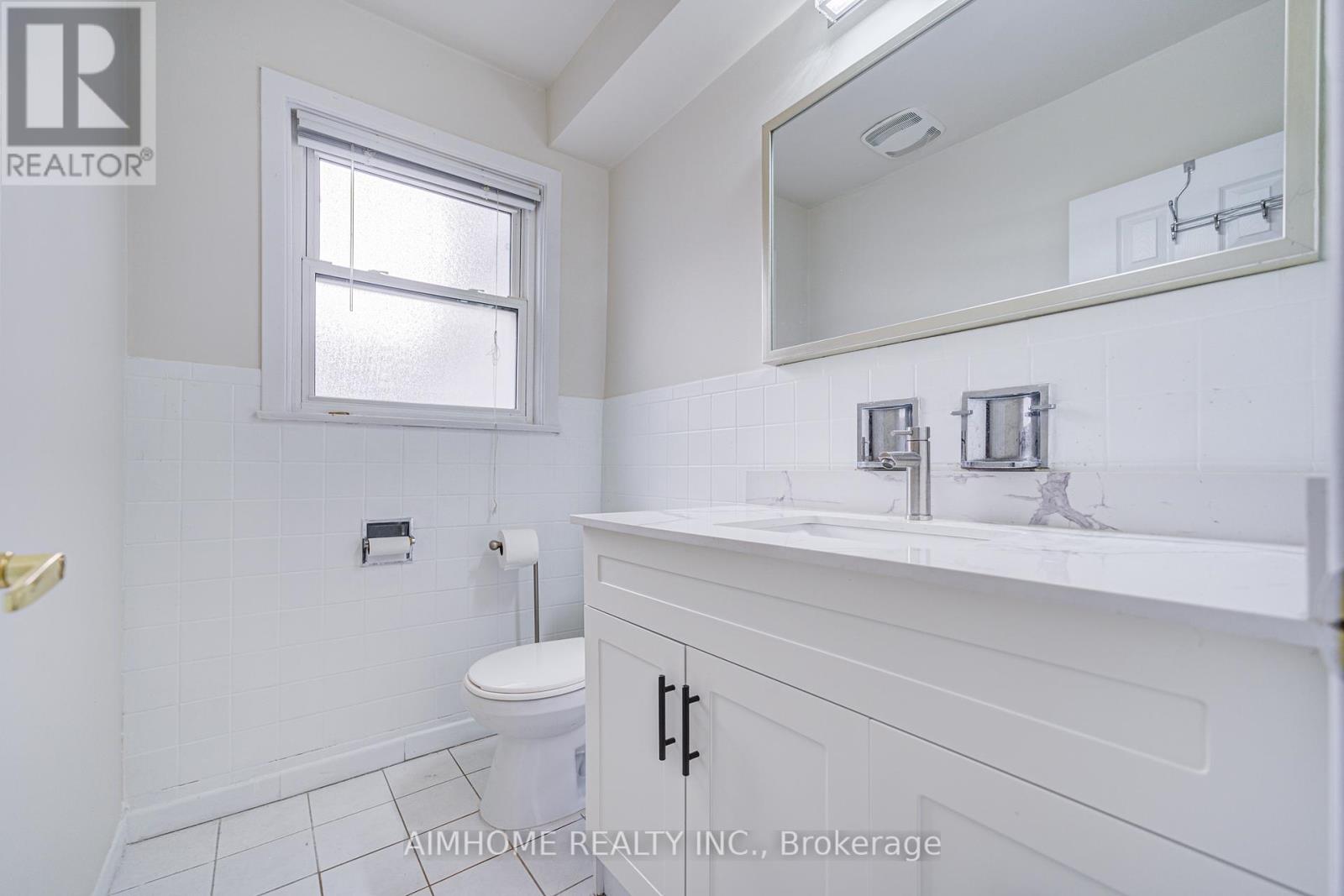 18 Colonnade Road, Toronto, Ontario  M2K 2L5 - Photo 46 - C12285760