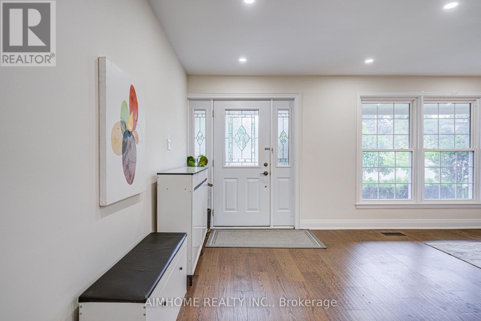 18 Colonnade Road, Toronto, Ontario  M2K 2L5 - Photo 6 - C12285760