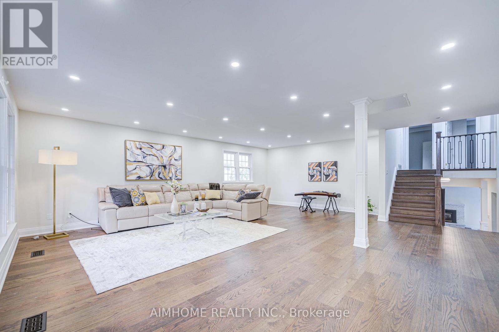 18 Colonnade Road, Toronto, Ontario  M2K 2L5 - Photo 8 - C12285760