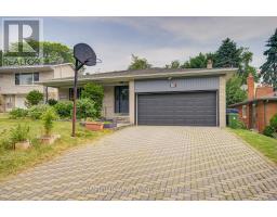 18 COLONNADE ROAD, Toronto, Ontario