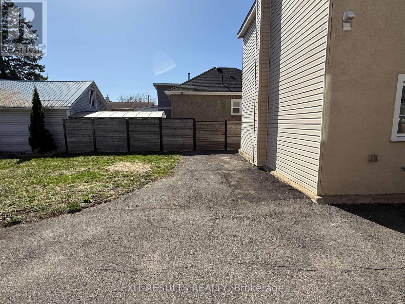 Property at 292 RICHELIEU AVENUE image 5