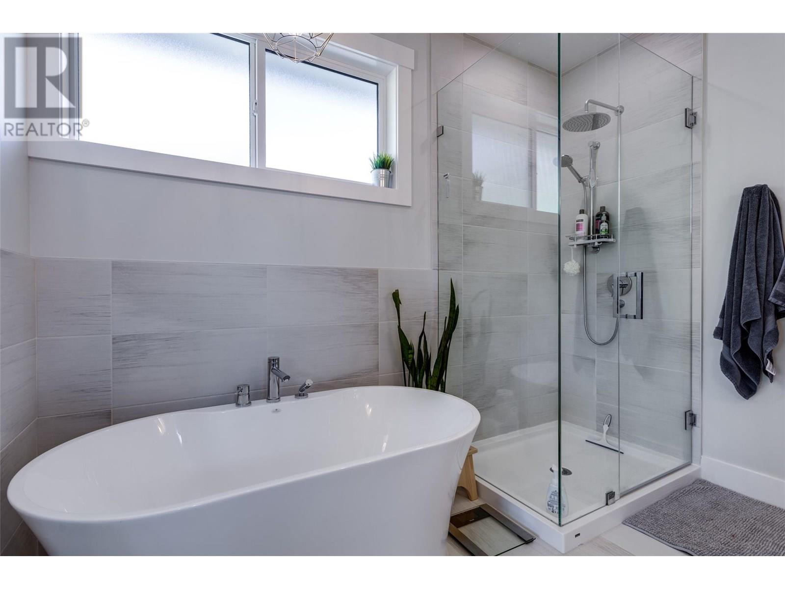 218 Echo Ridge Drive, Kelowna, British Columbia  V1V 0C9 - Photo 36 - 10356063