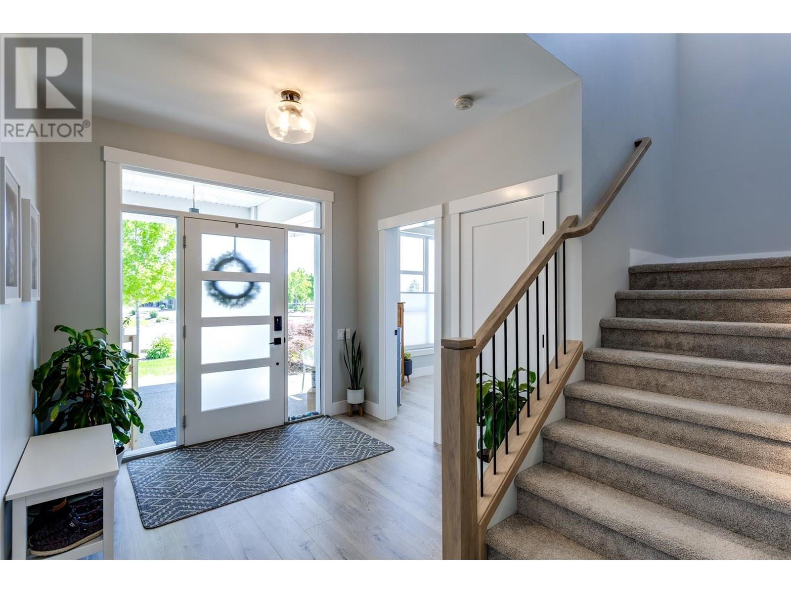 218 Echo Ridge Drive, Kelowna, British Columbia  V1V 0C9 - Photo 8 - 10356063