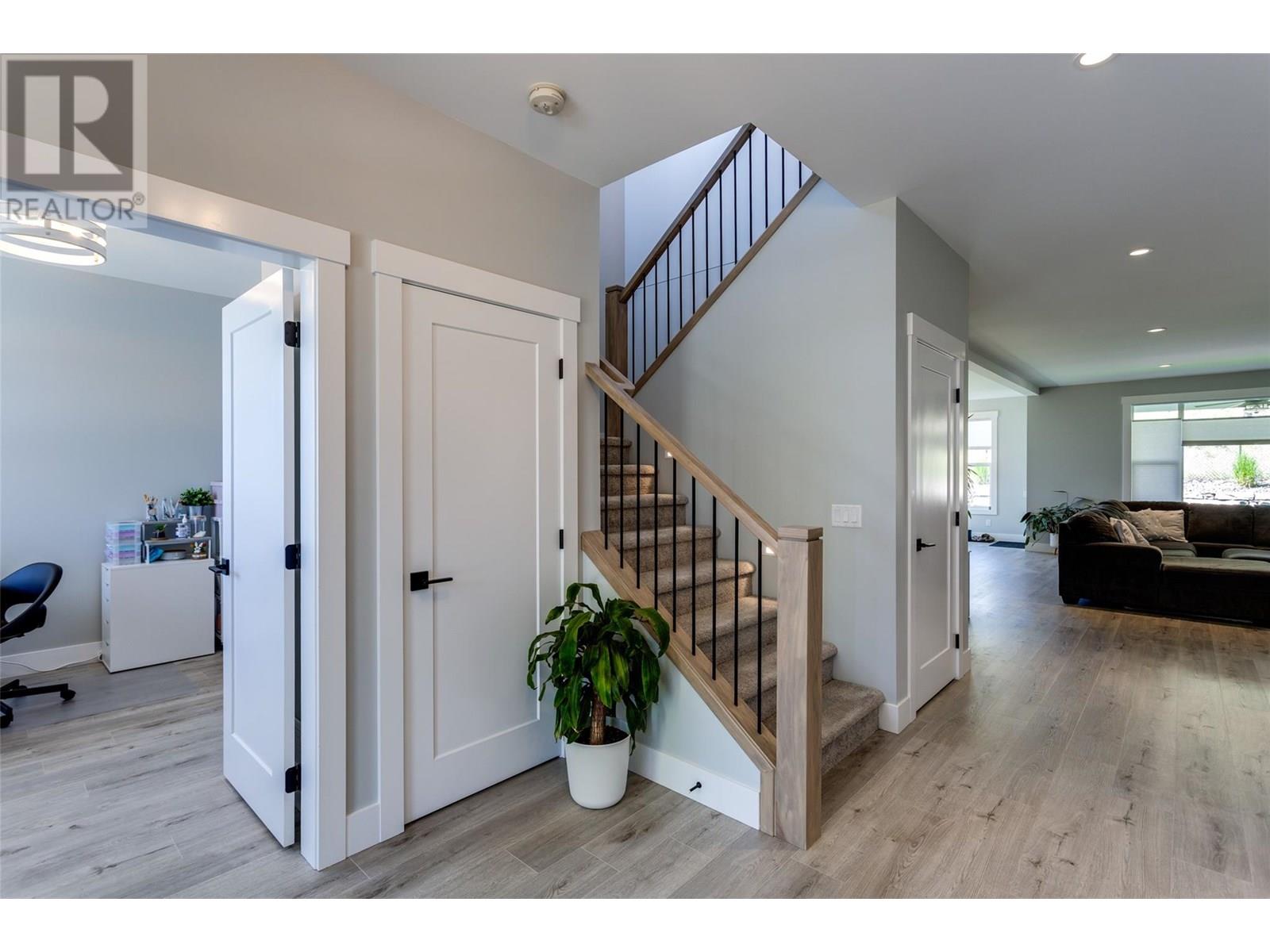 218 Echo Ridge Drive, Kelowna, British Columbia  V1V 0C9 - Photo 9 - 10356063