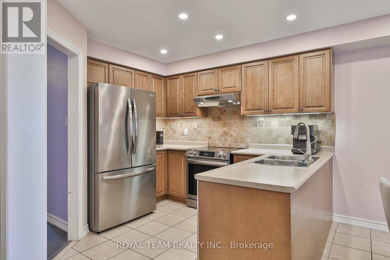 121 Professor Day Drive, Bradford West Gwillimbury, Ontario  L3Z 3B9 - Photo 11 - N12285752