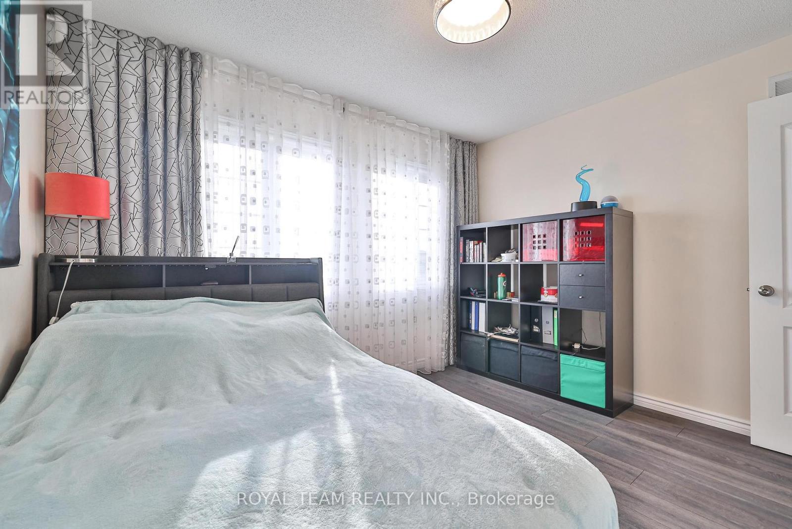121 Professor Day Drive, Bradford West Gwillimbury, Ontario  L3Z 3B9 - Photo 18 - N12285752