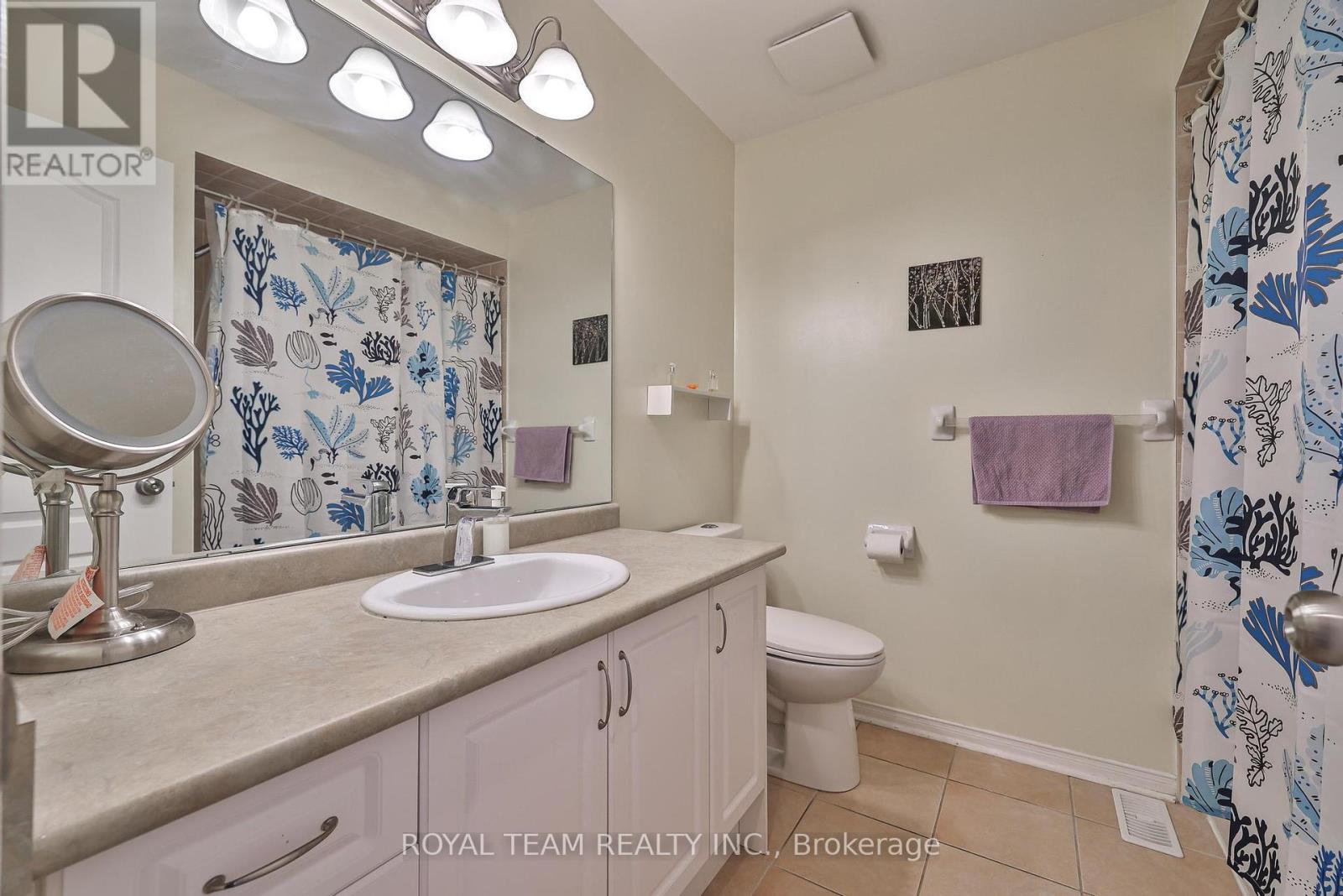 121 Professor Day Drive, Bradford West Gwillimbury, Ontario  L3Z 3B9 - Photo 23 - N12285752