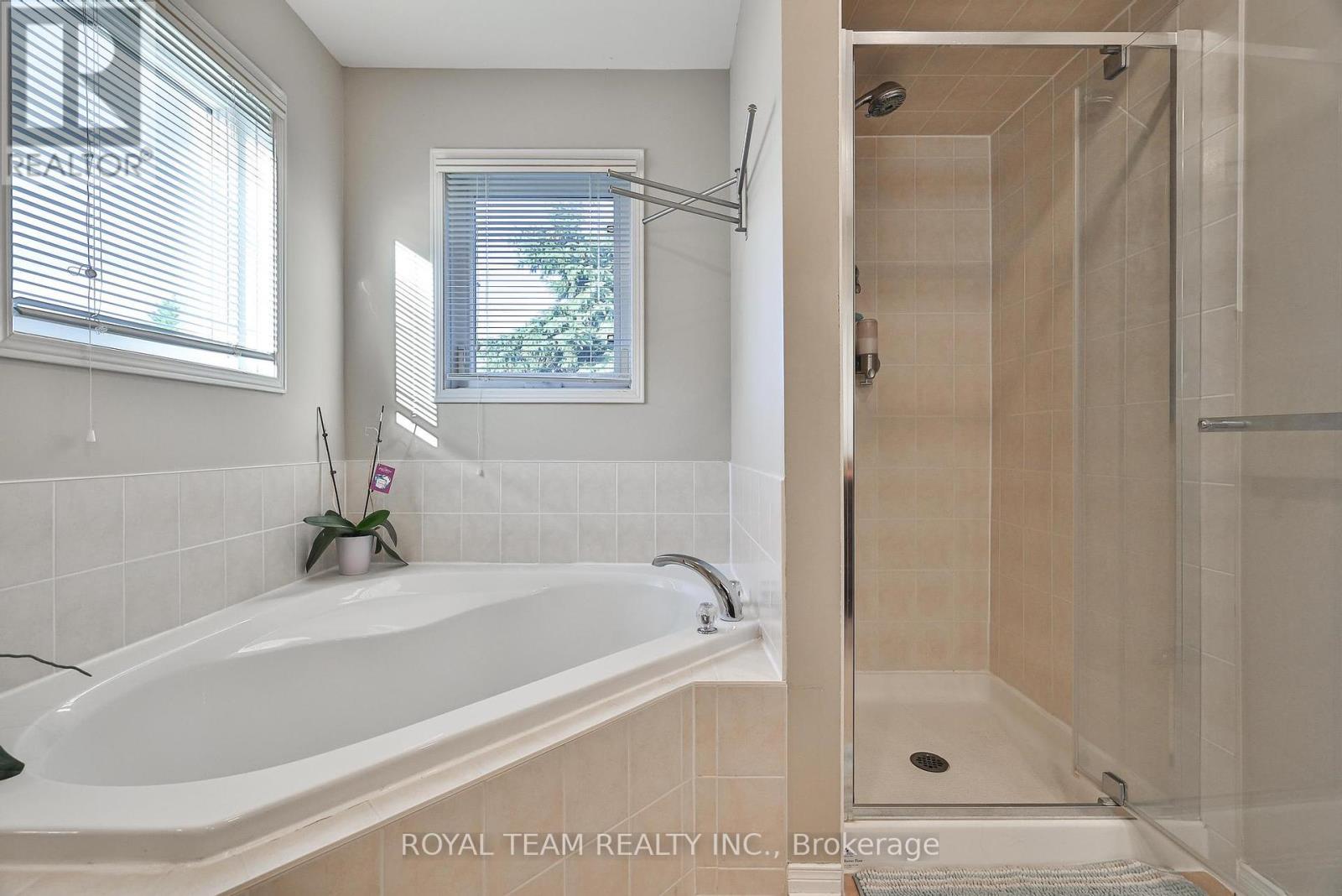 121 Professor Day Drive, Bradford West Gwillimbury, Ontario  L3Z 3B9 - Photo 27 - N12285752