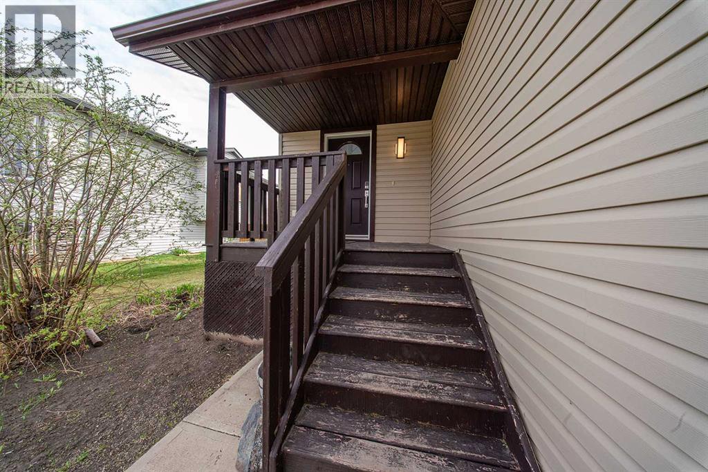 14 Garneau Gate, Carstairs, Alberta  T0M 0N0 - Photo 3 - A2219559